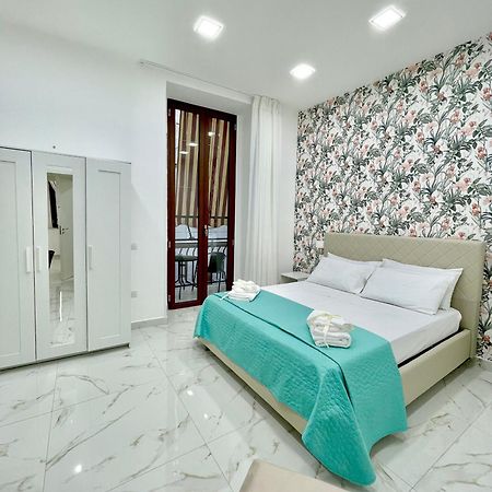 Virgy House Bed and Breakfast Napoli Eksteriør billede