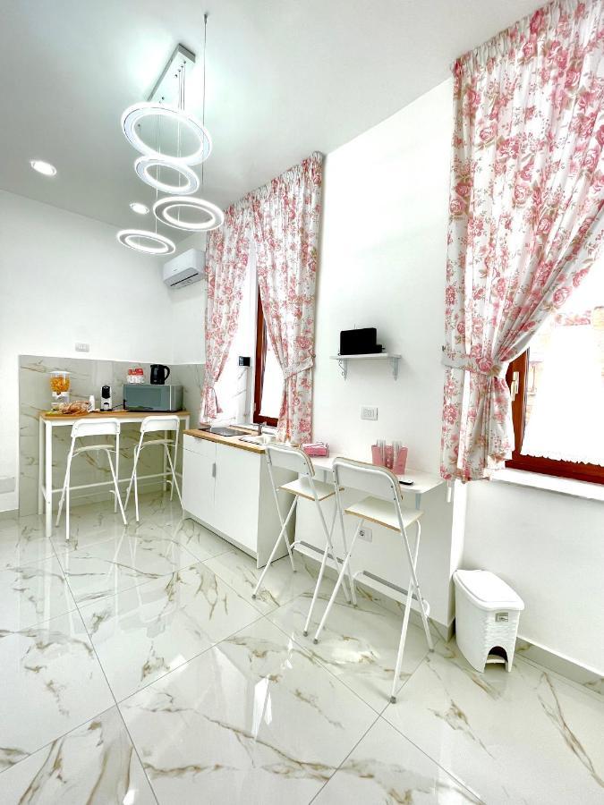 Virgy House Bed and Breakfast Napoli Eksteriør billede