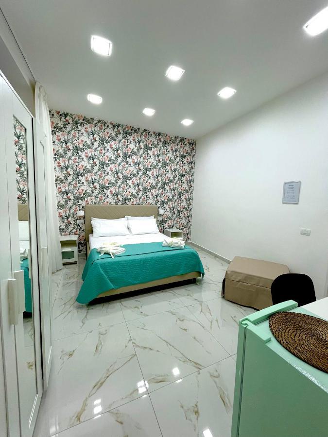Virgy House Bed and Breakfast Napoli Eksteriør billede