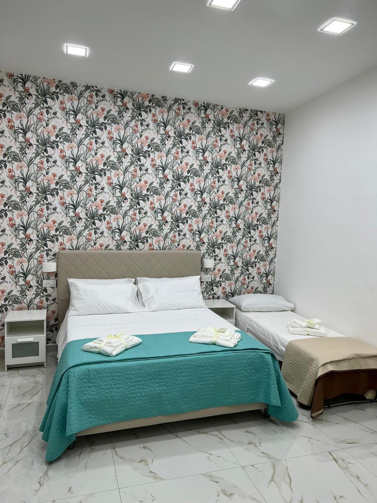 Virgy House Bed and Breakfast Napoli Eksteriør billede