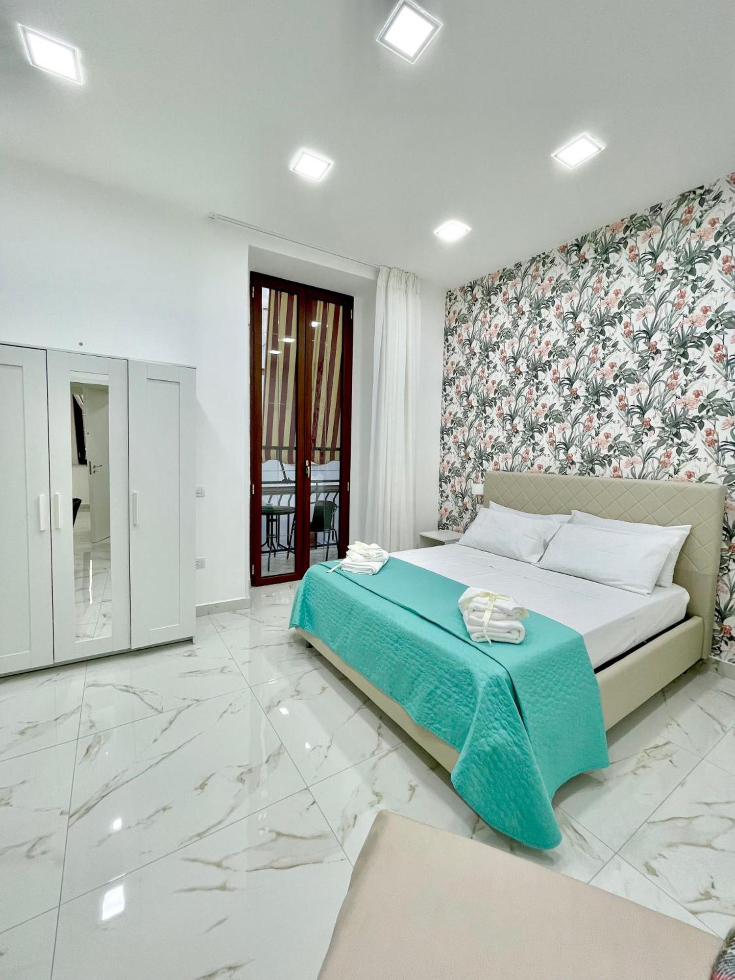 Virgy House Bed and Breakfast Napoli Eksteriør billede